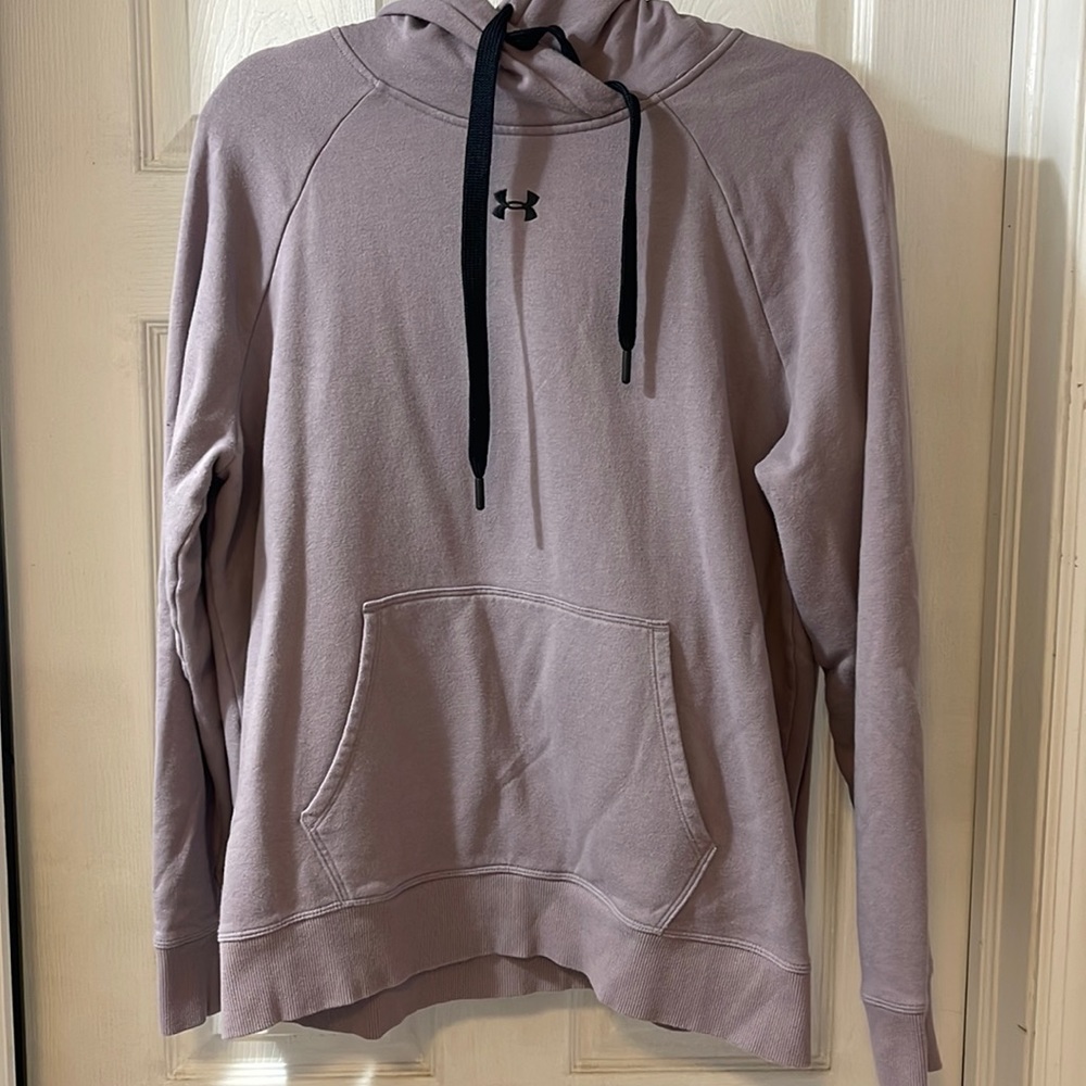 Womens UA sweatshirt